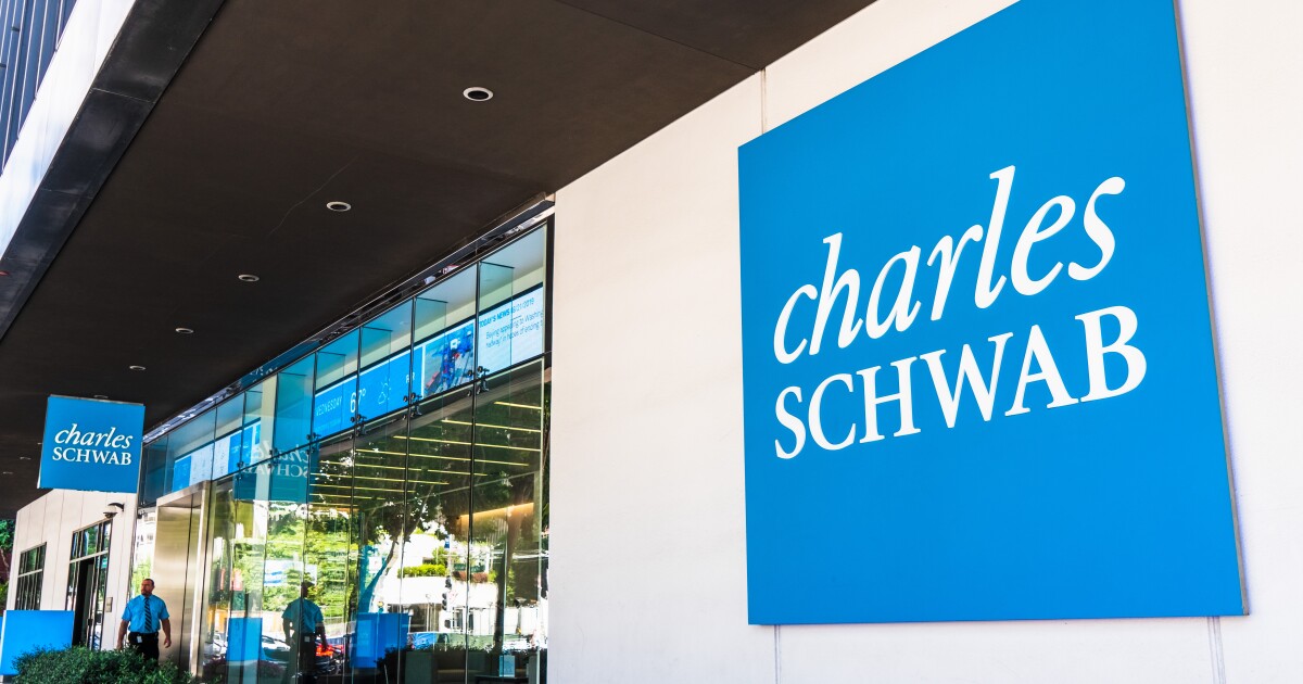 Schwab sues ex-advisor for soliciting wealthy clients for RIA